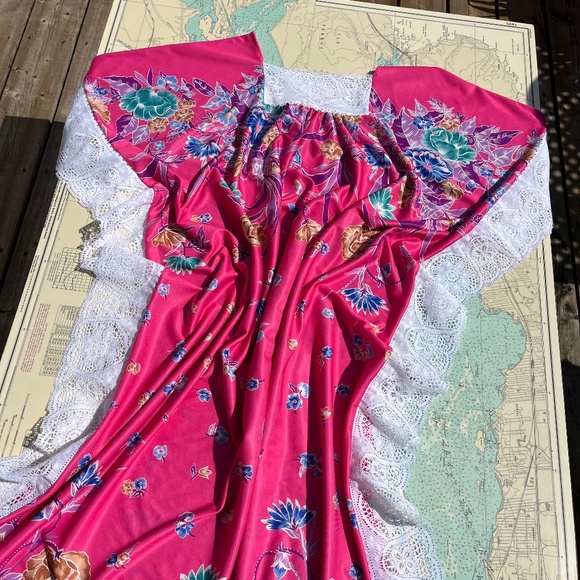 Vintage Pink Floral Lace Trimmed House Dress / Muumuu - Picture 1 of 5